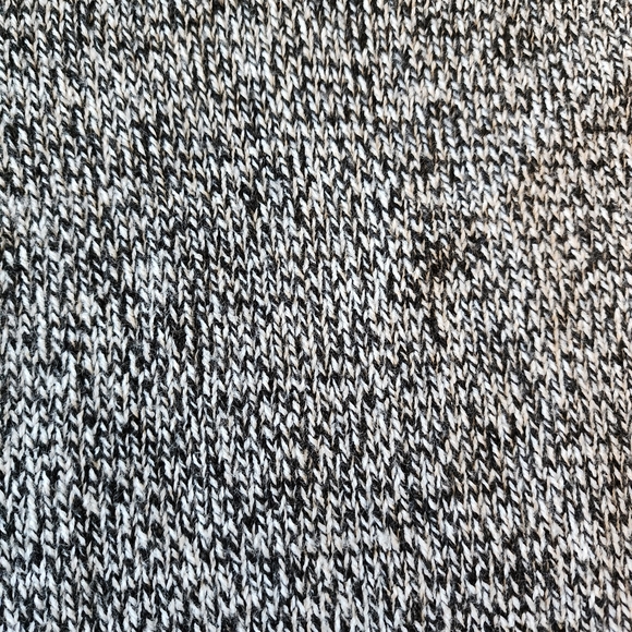 H&M Sweater Medium - Picture 3 of 14